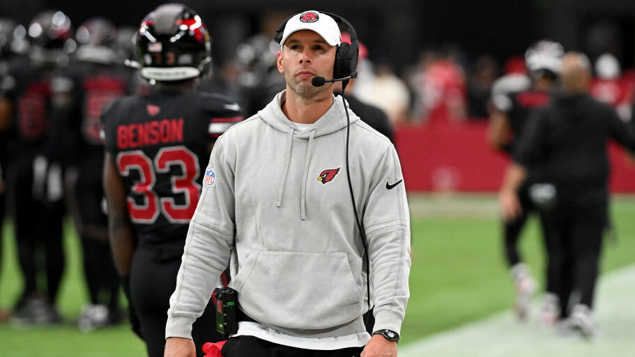 Arizona Cardinals head coach Jonathan Gannon looks on in Week 3...
