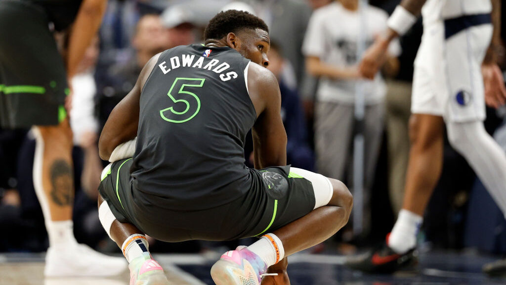 Suns fans show Anthony Edwards the receipts after Mavs blow out Wolves