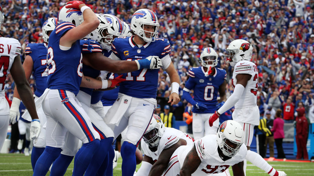 Josh Allen scores on the Cardinals defense...