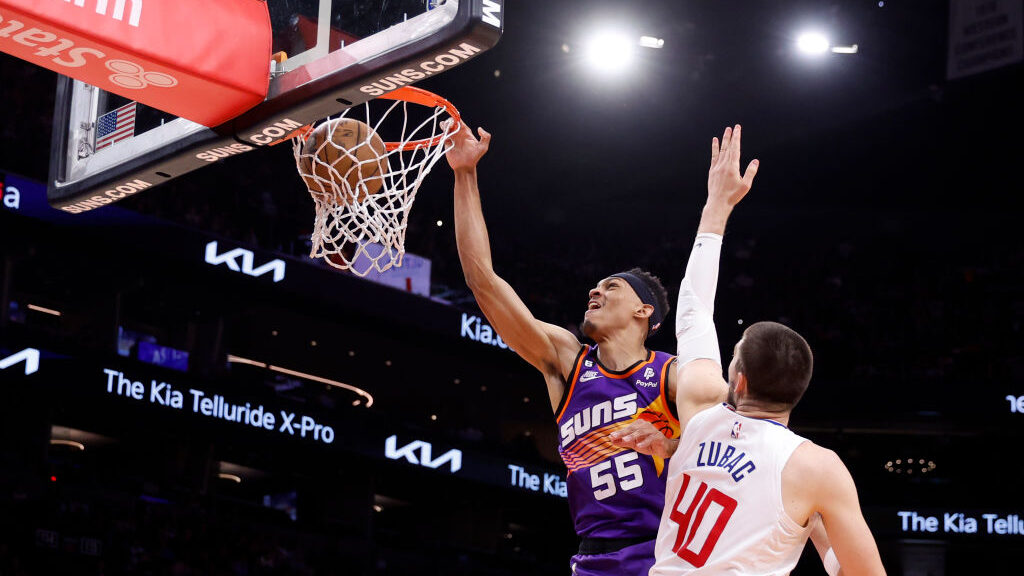 Poster of the year? Suns' Darius Bazley throws it down in season finale vs. Clippers