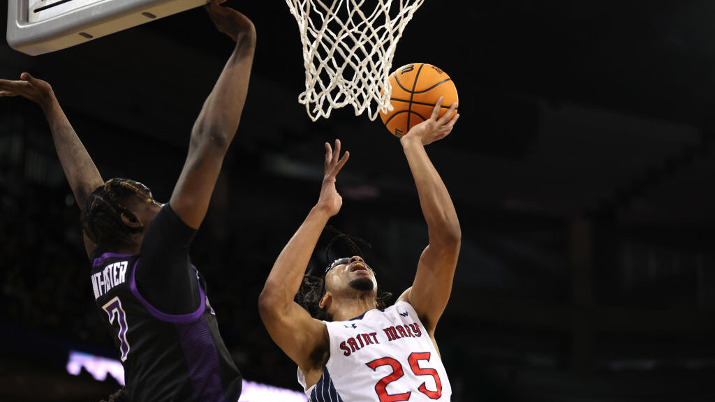 GCU's Grant-Foster, McGlothan deliver monster blocks vs. Saint Mary's in NCAA Tournament