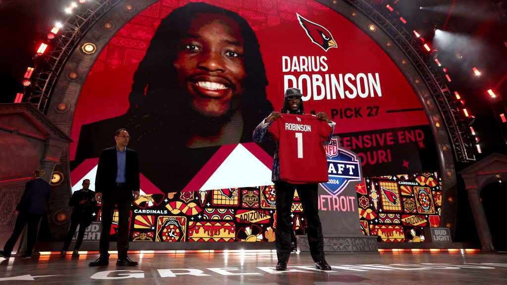 Missouri head coach Eli Drinkwitz talks about new Cardinals defensive player Darius Robinson....