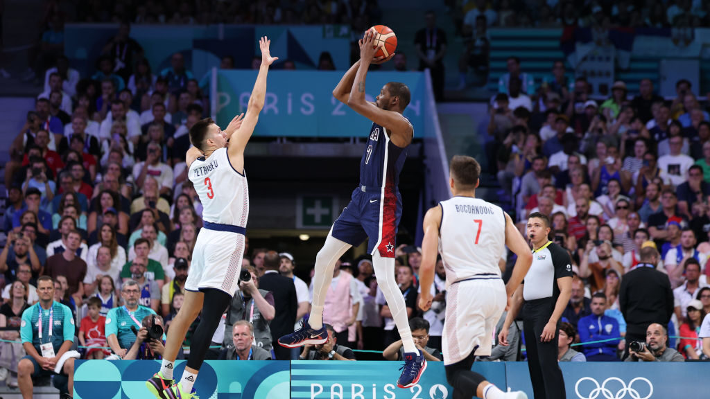 Durant lights it up, Booker connects in Team USA's opening Olympic win
