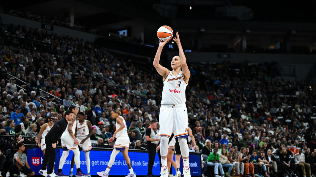 Diana Taurasi #3 of the Phoenix Mercury shoots a free throw after a defensive three seconds violati...