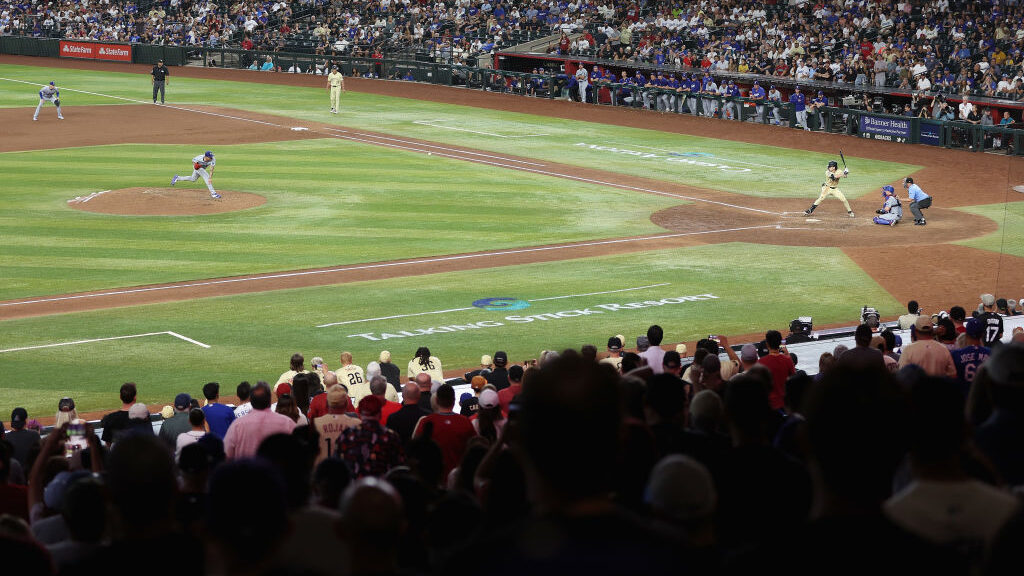 Diamondbacks draw 50,000 fans Saturday vs. Dodgers at Chase Field