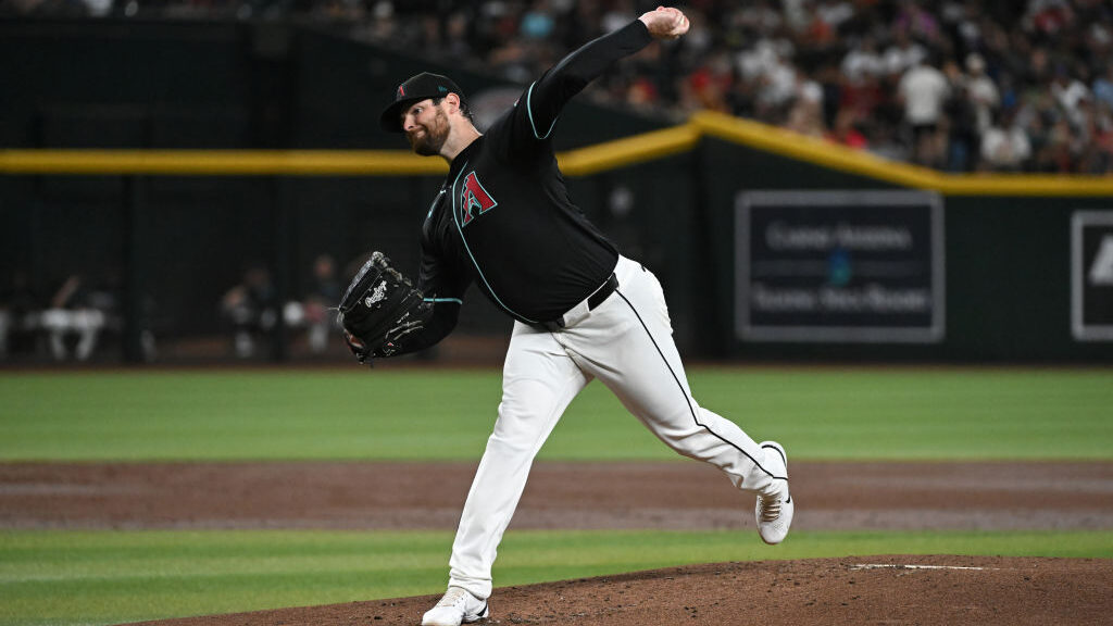 Diamondbacks' Jordan Montgomery exits vs. Dodgers after taking comebacker off leg