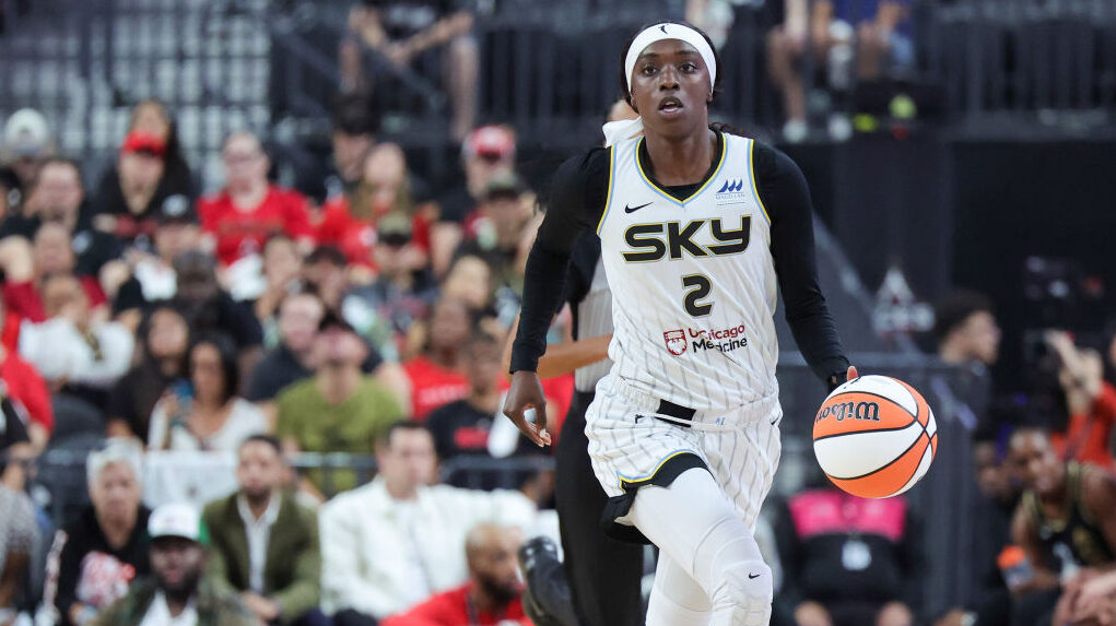 Mercury trade for All-Star Kahleah Copper, send draft picks and players to Sky