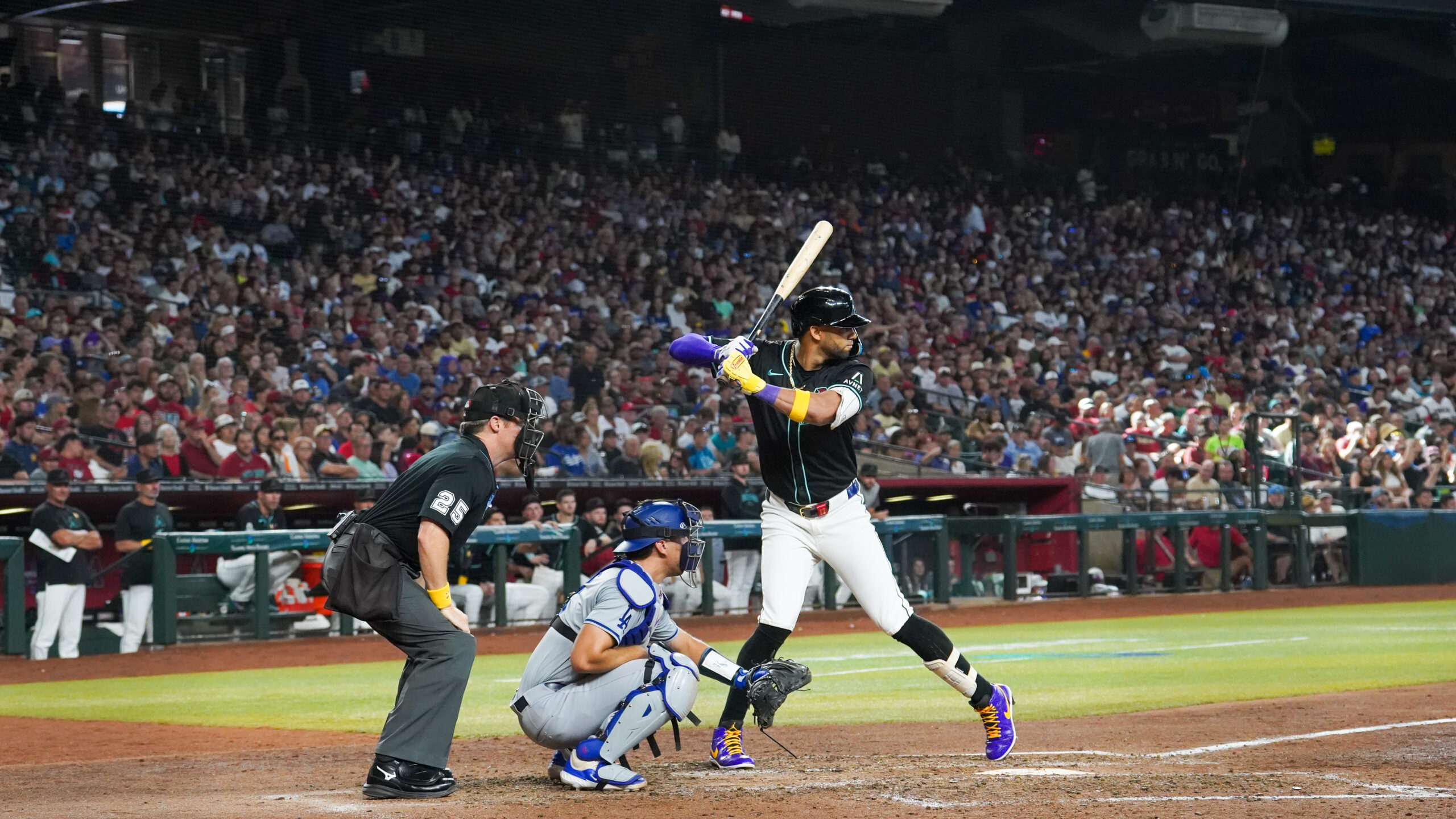 Diamondbacks' Lourdes Gurriel Jr. exits vs. Dodgers with calf tightness
