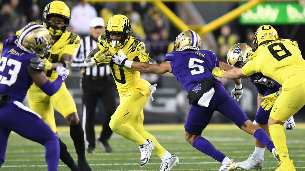 Pac-12 on verge of collapse with Oregon, Washington joining Big Ten