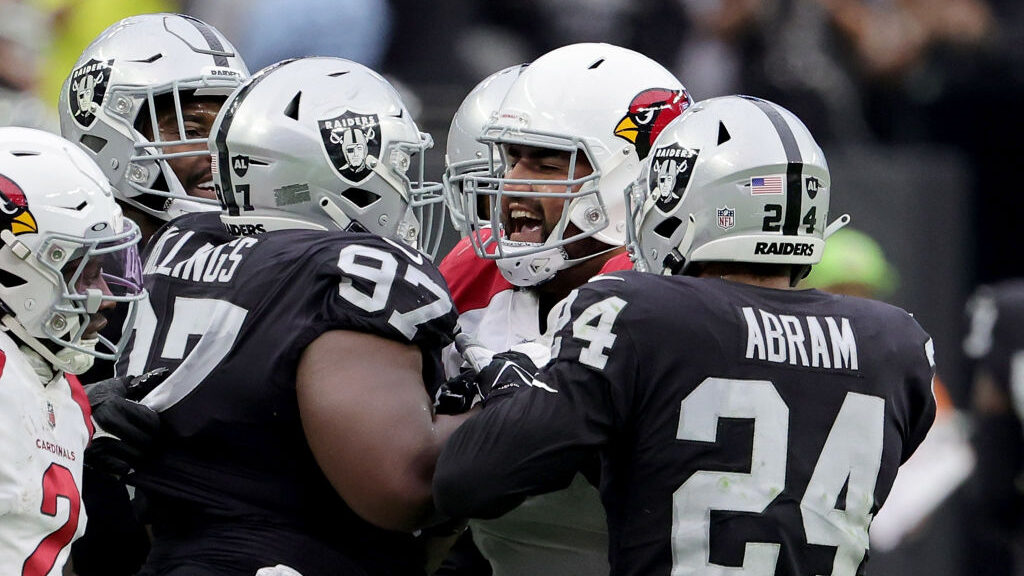 Will Hernandez gets into with Raiders players...
